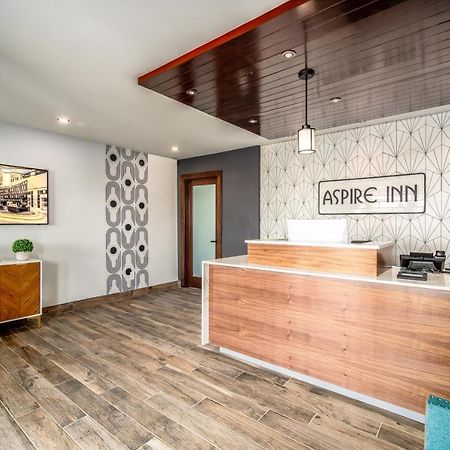 Aspire Inn Studios & Spas เบลฟลาวเวอร์ ภายนอก รูปภาพ