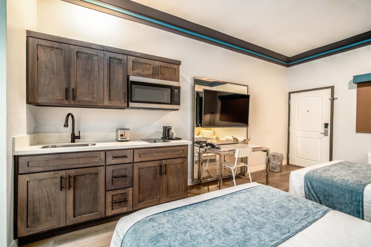Aspire Inn Studios & Spas เบลฟลาวเวอร์ ภายนอก รูปภาพ