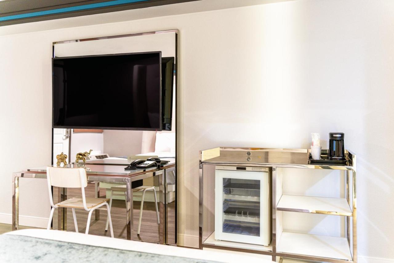 Aspire Inn Studios & Spas เบลฟลาวเวอร์ ภายนอก รูปภาพ