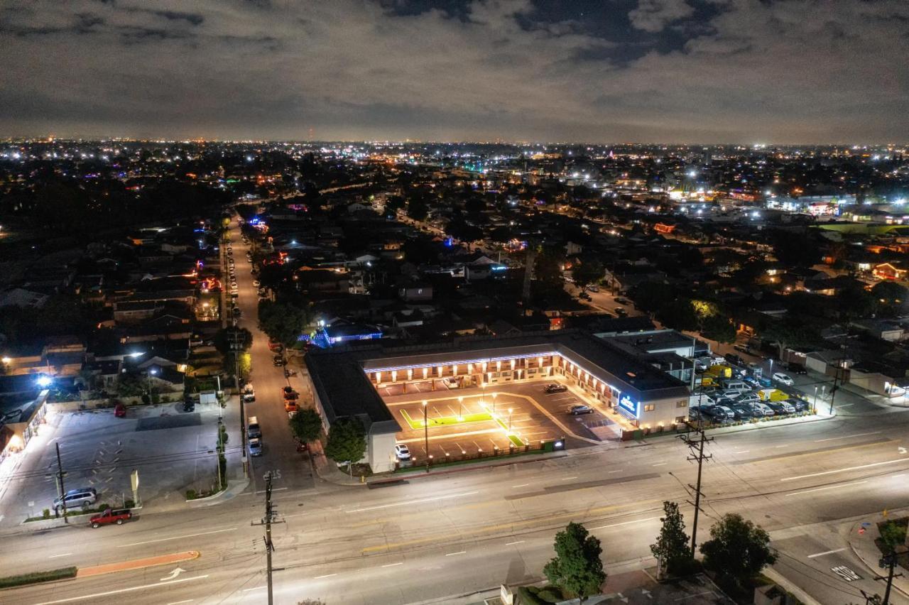 Aspire Inn Studios & Spas เบลฟลาวเวอร์ ภายนอก รูปภาพ