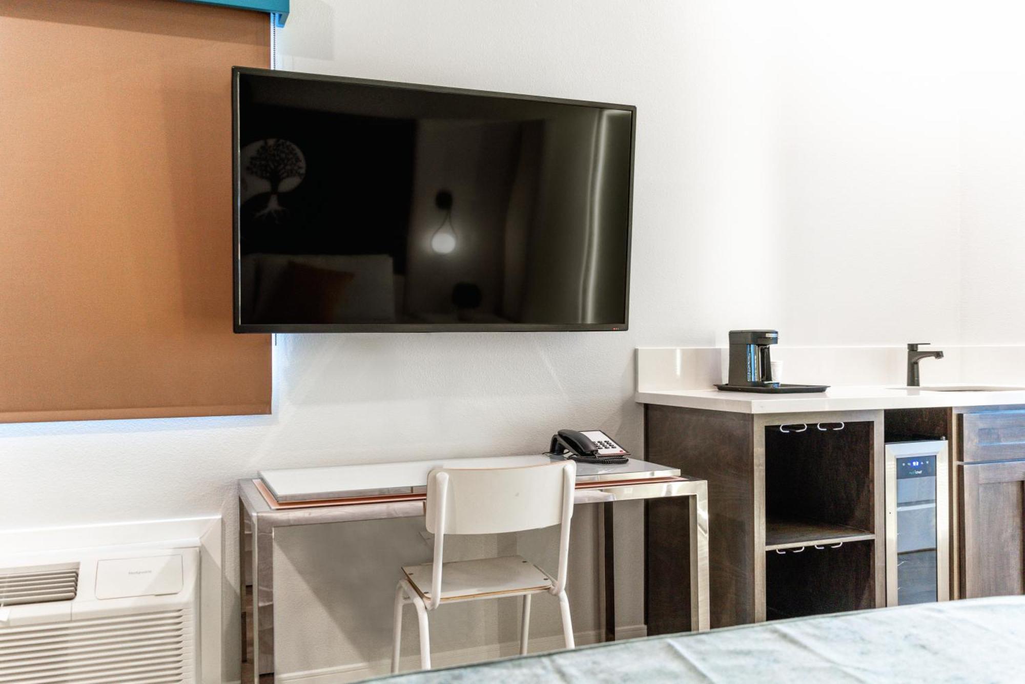 Aspire Inn Studios & Spas เบลฟลาวเวอร์ ภายนอก รูปภาพ