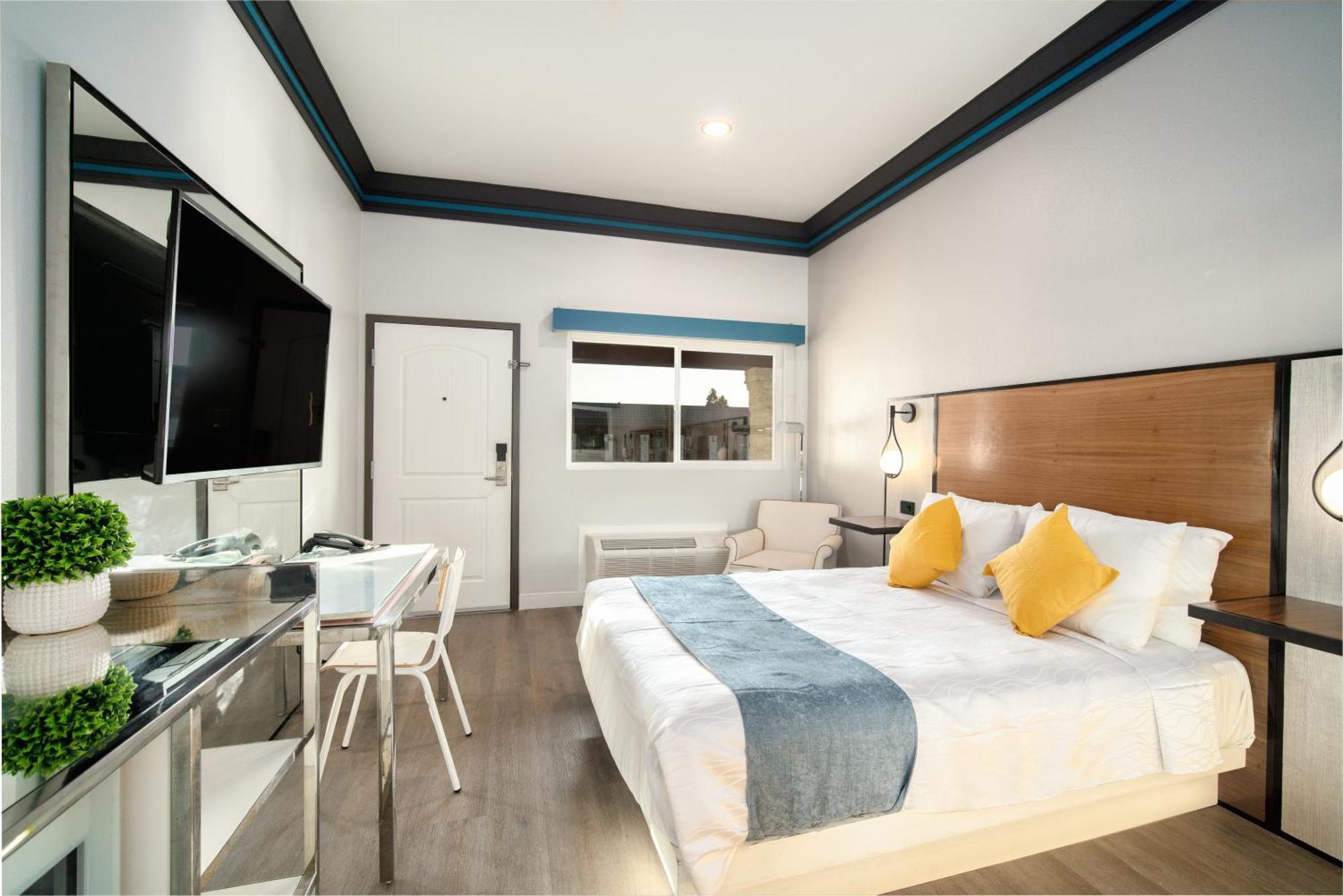 Aspire Inn Studios & Spas เบลฟลาวเวอร์ ภายนอก รูปภาพ
